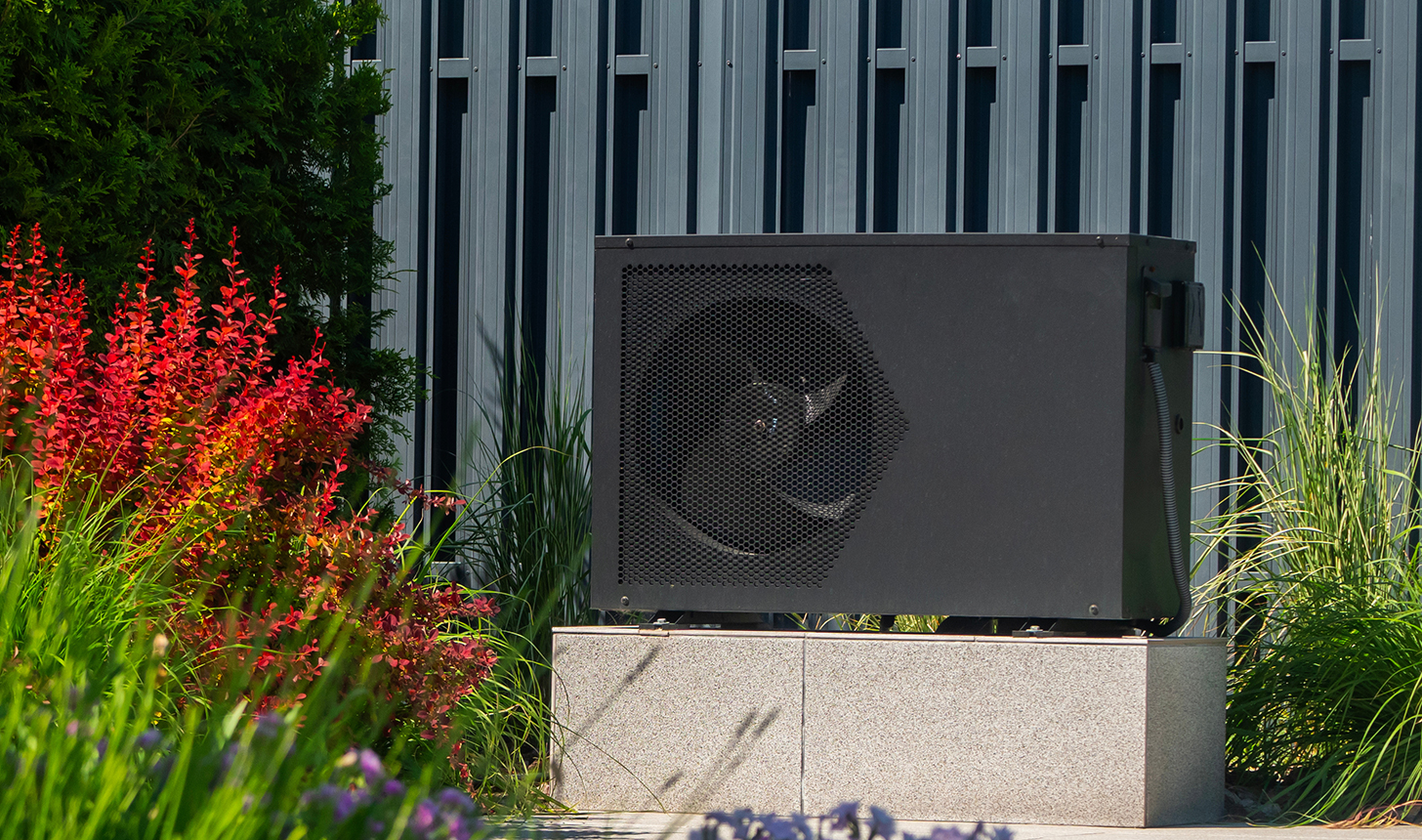 Wärmepumpe im Garten