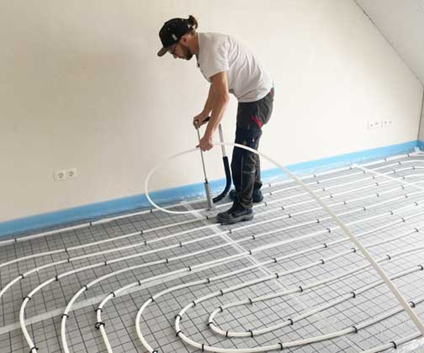 Tackergerät: Fußbodenheizung Tackersystem verlegen