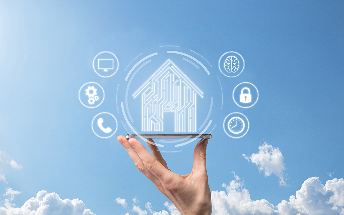 Teilweise mit KI bearbeitet: Smart-Home-Steuerung per Smartphone mit Sicherheits- und Vernetzungssymbolen