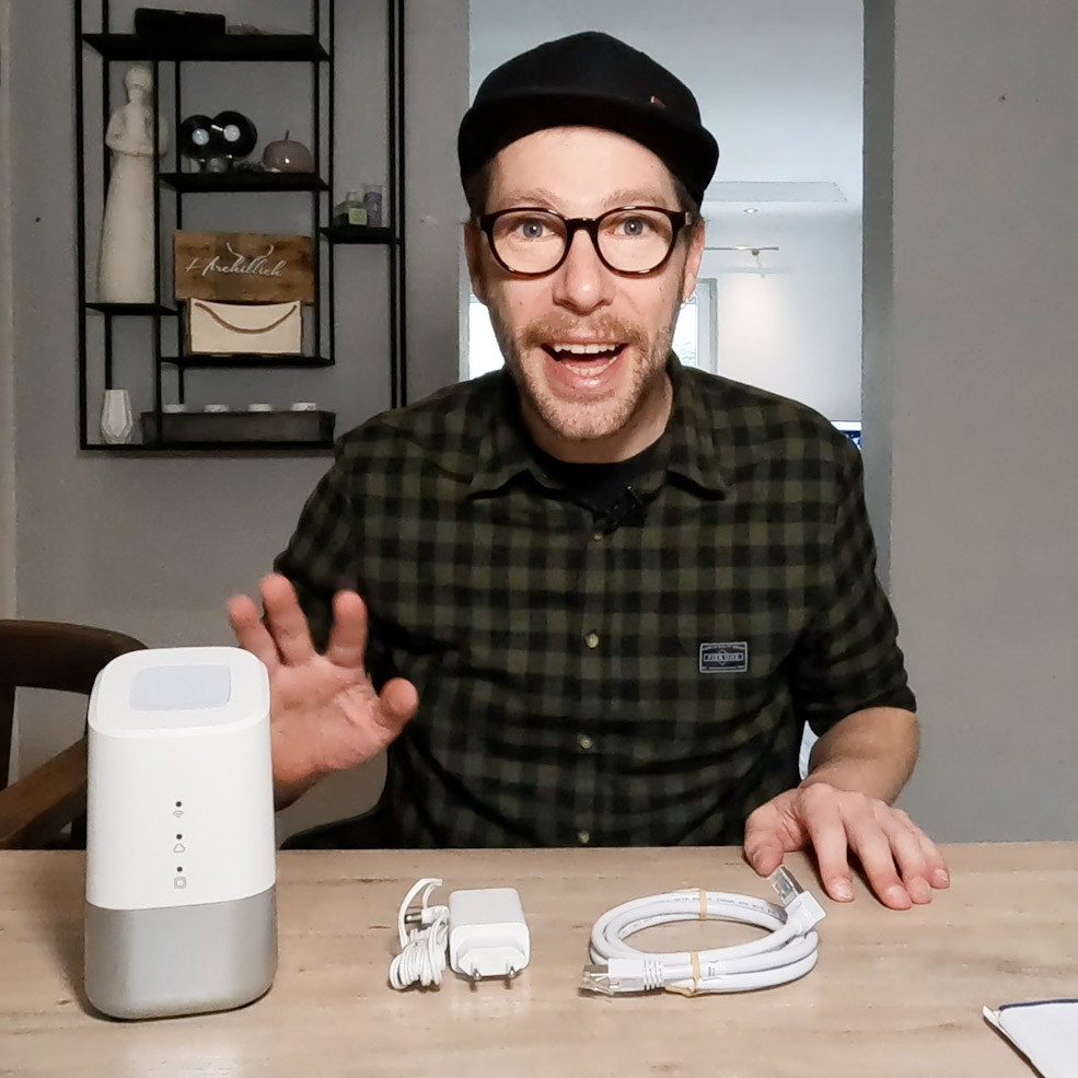 Mann erklärt Homematic IP