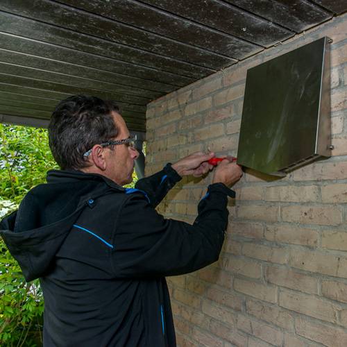 7b-Dezentrale-Lueftung-Montage-Aussenhaube-installieren-Selfio