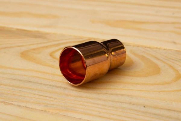 Löt-Absatznippel Nr.5243 aus Kupfer in 22x15 mm, reduziert