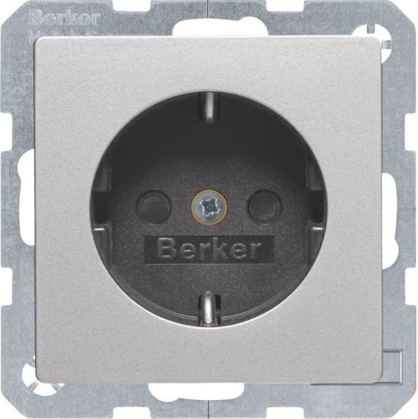 Berker 47236084 Steckdose SCHUKO mit erhöhtem Berührungsschutz Q.1/Q.3 alu samt, lackiert