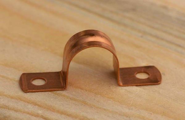 Rohrband / Rohrschelle aus Kupfer für 15 mm Kupferrohr